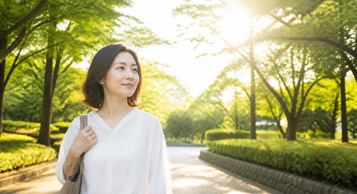 朝の公園で自分の基準を取り戻す女性