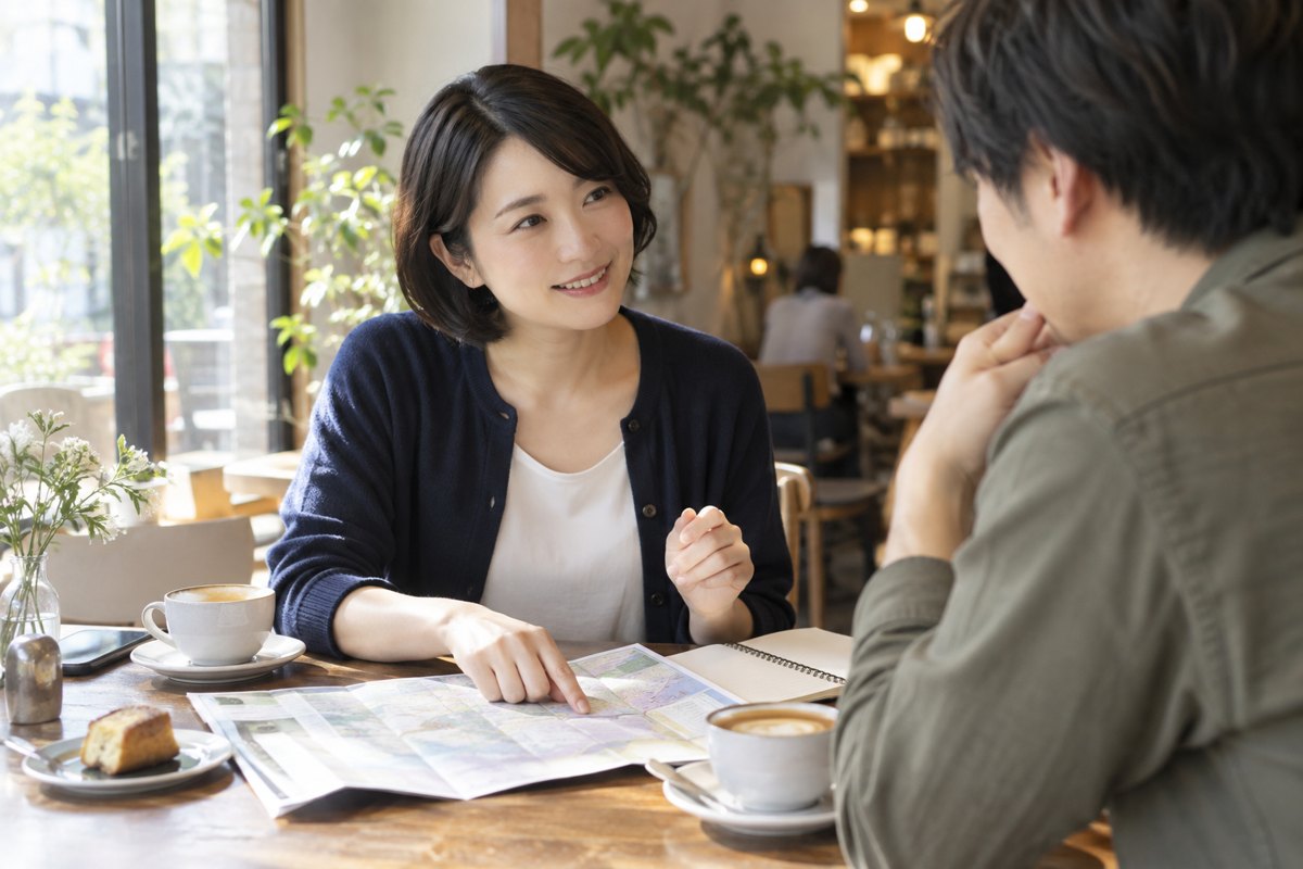 男性に会う予定の希望を伝える女性